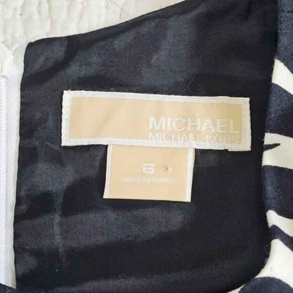 Michael Kors Black and White Swirl Button Dress - Picture 9 of 10